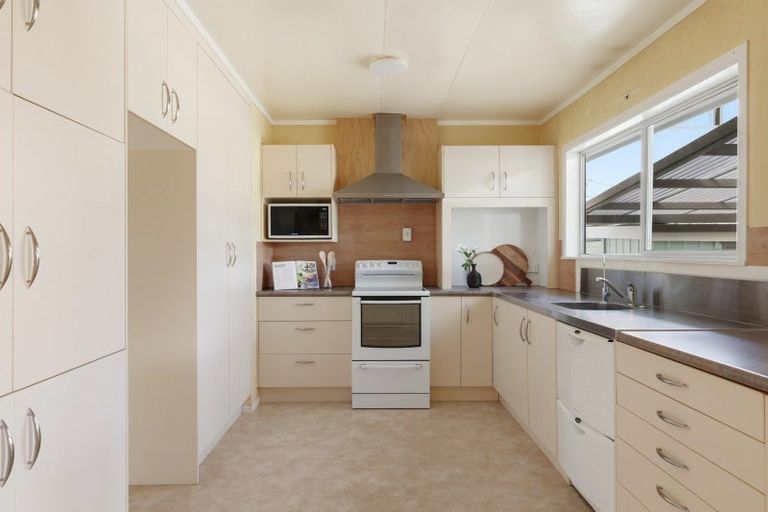 Photo of property in 5 Moa Street, Mount Maunganui, 3116