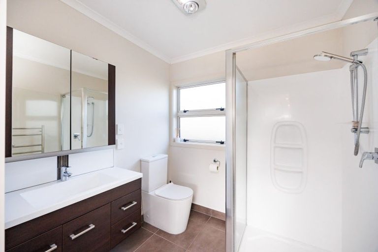 Photo of property in 9 Lorenzo Place, Kelvin Grove, Palmerston North, 4414