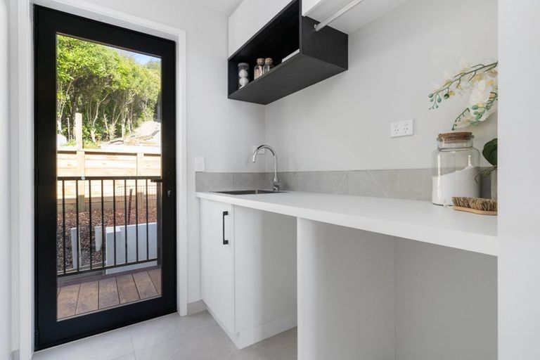 Photo of property in 307a Mount Pleasant Road, Mount Pleasant, Christchurch, 8081