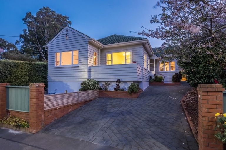 Photo of property in 6 Station Road, Khandallah, Wellington, 6035