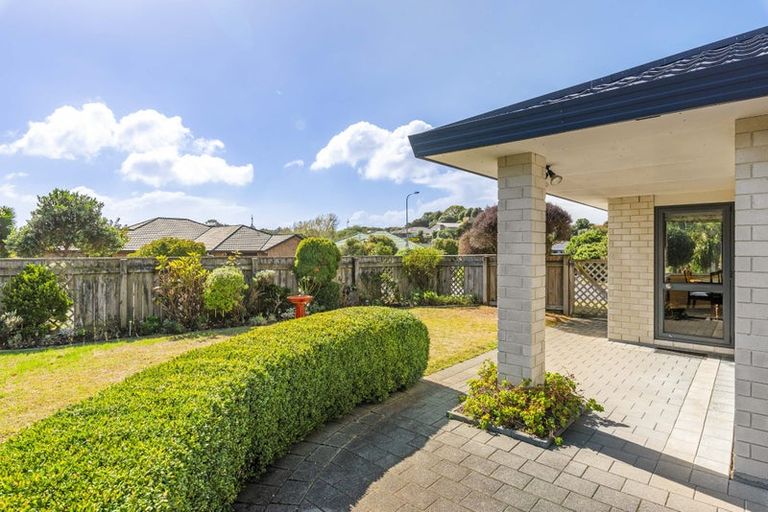 Photo of property in 52 Lorna Irene Drive, Raumati South, Paraparaumu, 5032