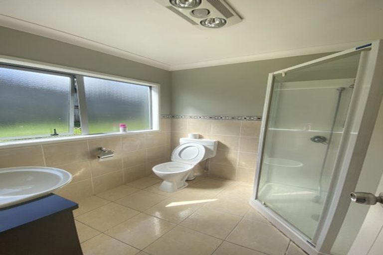 Photo of property in 29 Toledo Avenue, Henderson, Auckland, 0612