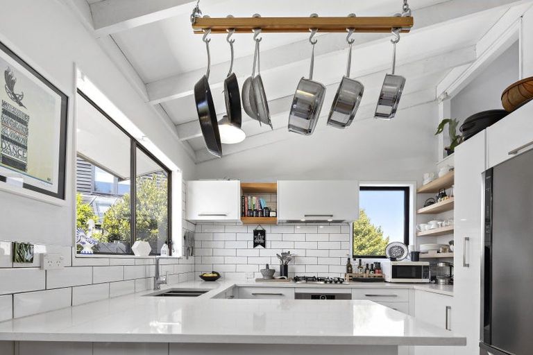 Photo of property in 14a Indira Place, Khandallah, Wellington, 6035