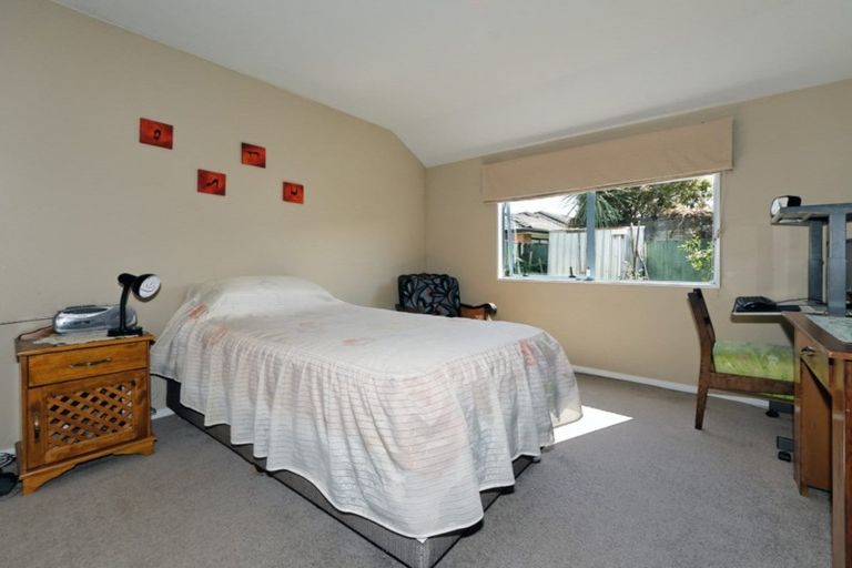 Photo of property in 11 Harbour Lights Close, West Harbour, Auckland, 0618