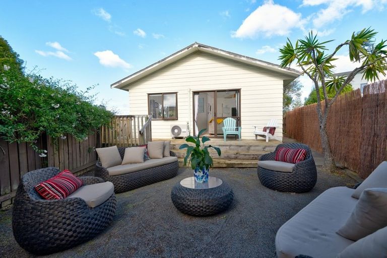 Photo of property in 2/8 Beldon Place, Pakuranga Heights, Auckland, 2010