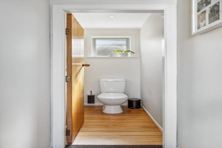 Photo of property in 11 Tokomaru Street, Welbourn, New Plymouth, 4312