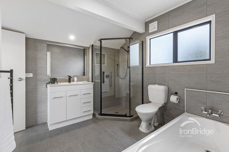 Photo of property in 113a Carlisle Road, Torbay, Auckland, 0632