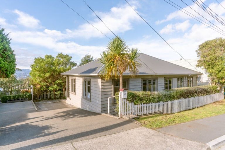 Photo of property in 22 Whaui Street, Vogeltown, Wellington, 6021