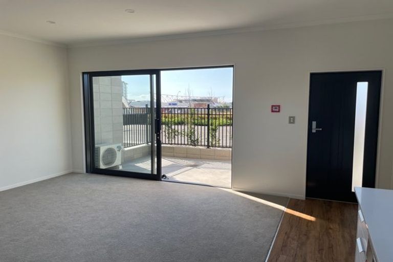 Photo of property in 4/1 Coral Tree Avenue, Wiri, Auckland, 2104