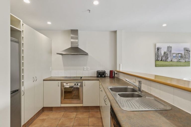 Photo of property in Terrace Garden Apartments, 14b/120 The Terrace, Wellington Central, Wellington, 6011