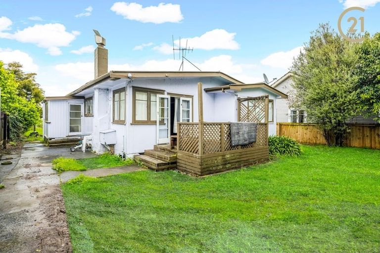 Photo of property in 4 Martin Road, Manurewa, Auckland, 2102