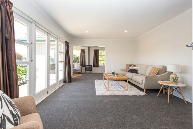 Photo of property in 23 Fairmile Place, Russley, Christchurch, 8042
