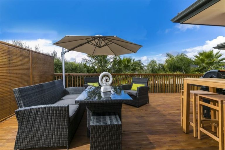 Photo of property in 33 Sapperton Drive, Henderson, Auckland, 0612