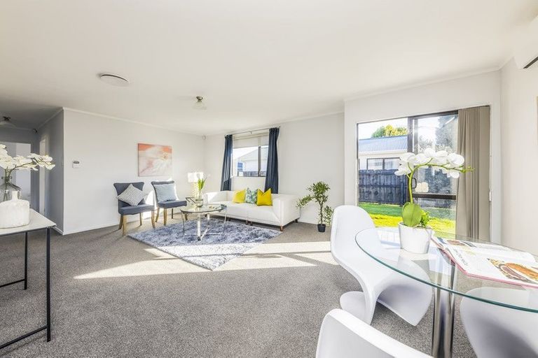 Photo of property in 2/35 Hill Crescent, Papakura, 2110