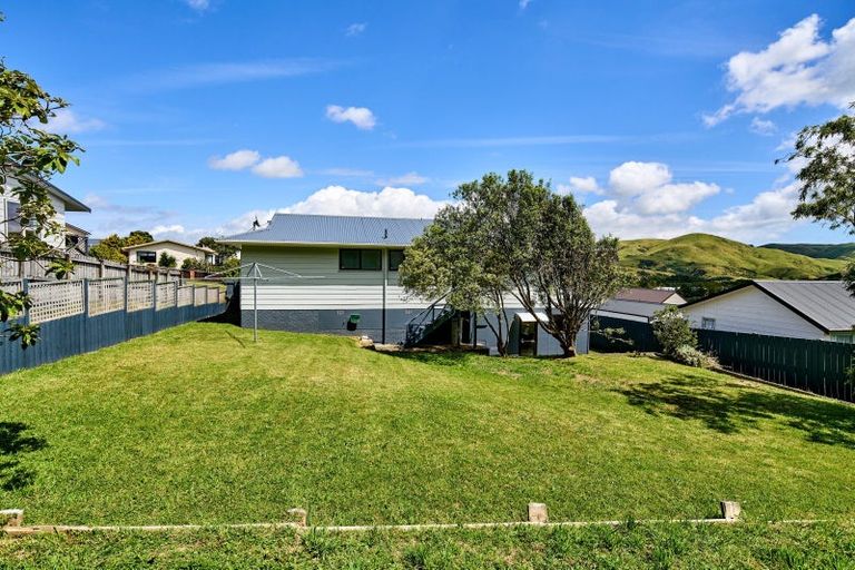 Photo of property in 27 Invercargill Drive, Kelson, Lower Hutt, 5010