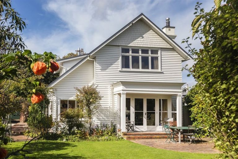 Photo of property in 8 Waiwetu Street, Fendalton, Christchurch, 8052