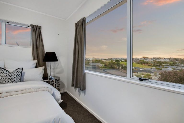 Photo of property in 1 Weka Close, Red Beach, 0932