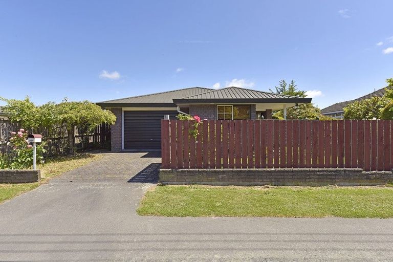 Photo of property in 1/54 Aorangi Road, Bryndwr, Christchurch, 8053