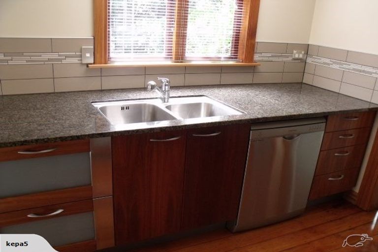 Photo of property in 27 Moffitt Street, Vogeltown, Wellington, 6021