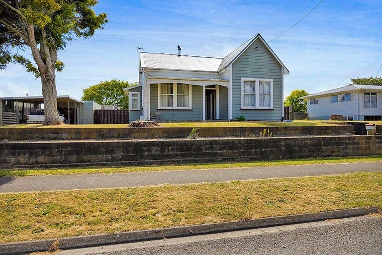 Photo of property in 57 Castle Street, Eltham, 4322