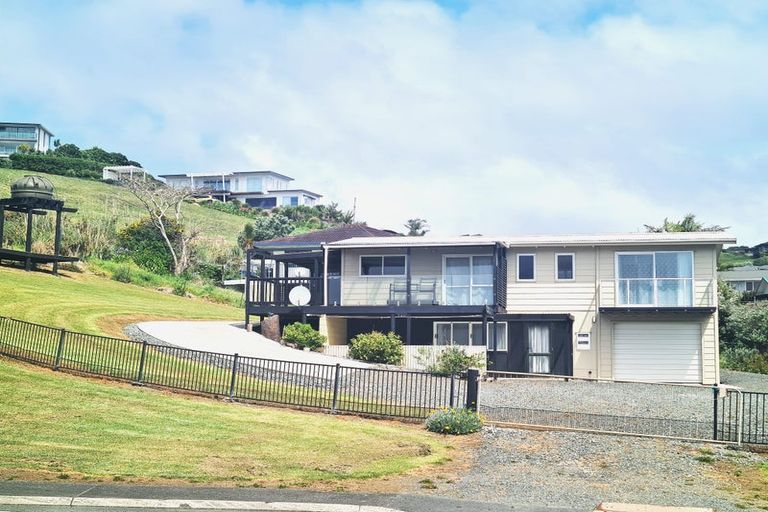 Photo of property in 4 Stratford Drive, Cable Bay, 0420