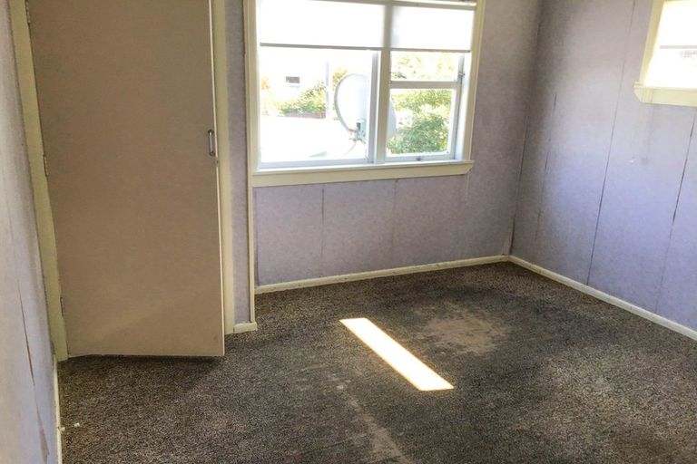 Photo of property in 120 Brunton Crescent, Thames, 3500