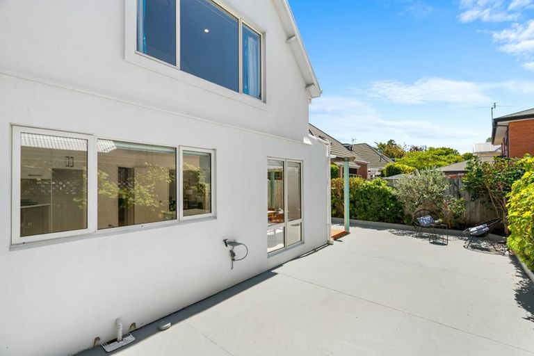 Photo of property in 2/97 Clyde Road, Ilam, Christchurch, 8041