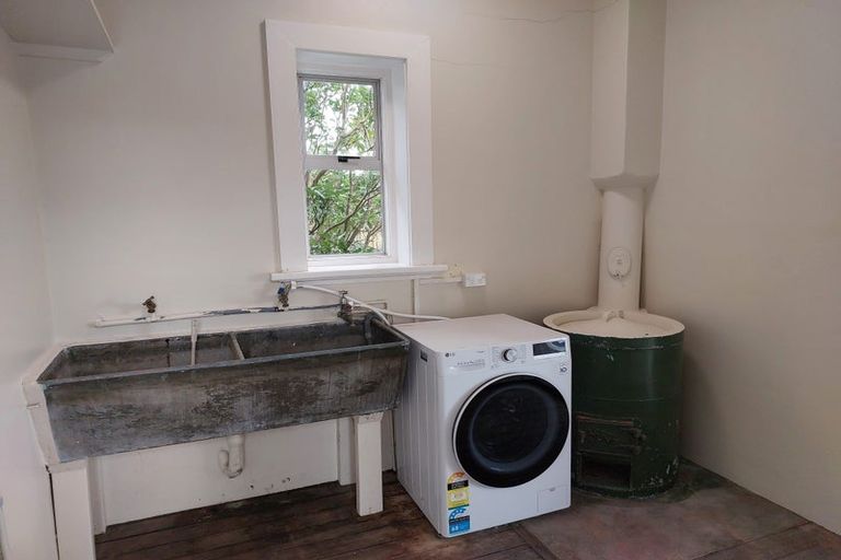 Photo of property in 49 Tanera Crescent, Brooklyn, Wellington, 6021