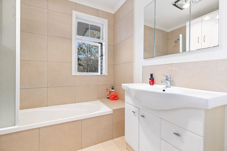 Photo of property in 1/45 Wolsley Avenue, Milford, Auckland, 0620