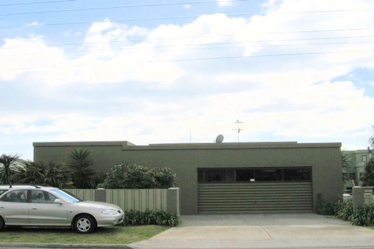 Photo of property in 1111 Papamoa Beach Road, Papamoa Beach, Papamoa, 3118