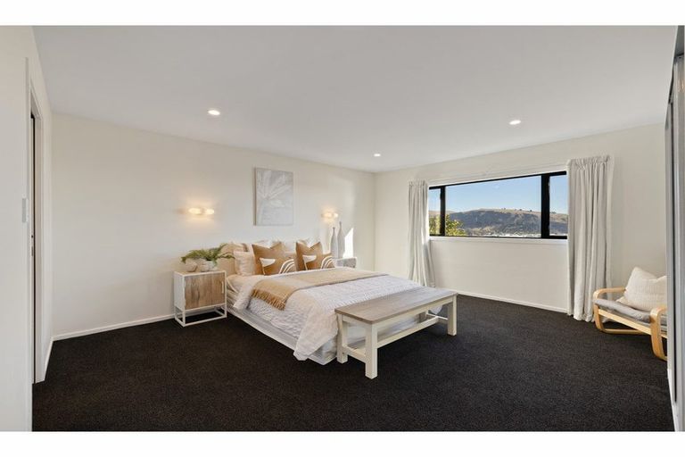 Photo of property in 72 Cannon Hill Crescent, Mount Pleasant, Christchurch, 8081