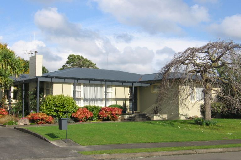Photo of property in 6 Viscount Place, West End, Palmerston North, 4412