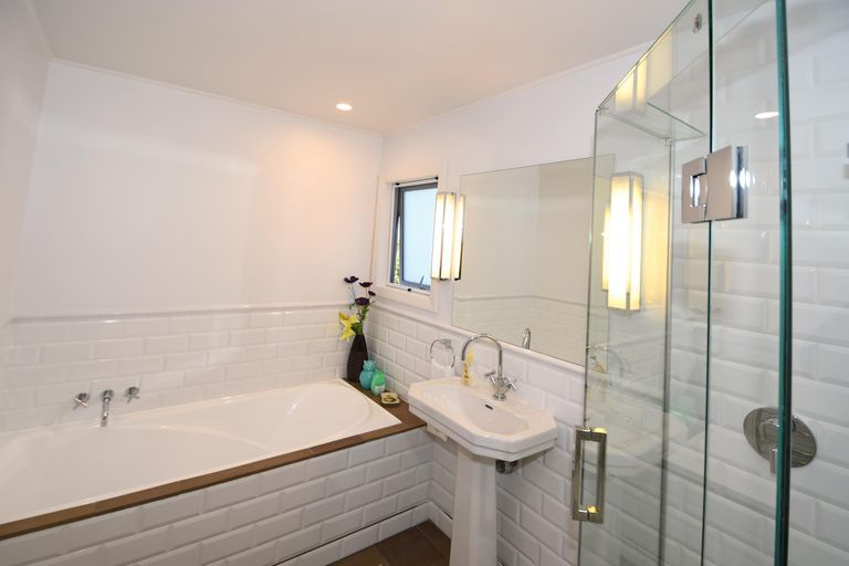 Photo of property in 22 Muncaster Road, Snells Beach, 0920