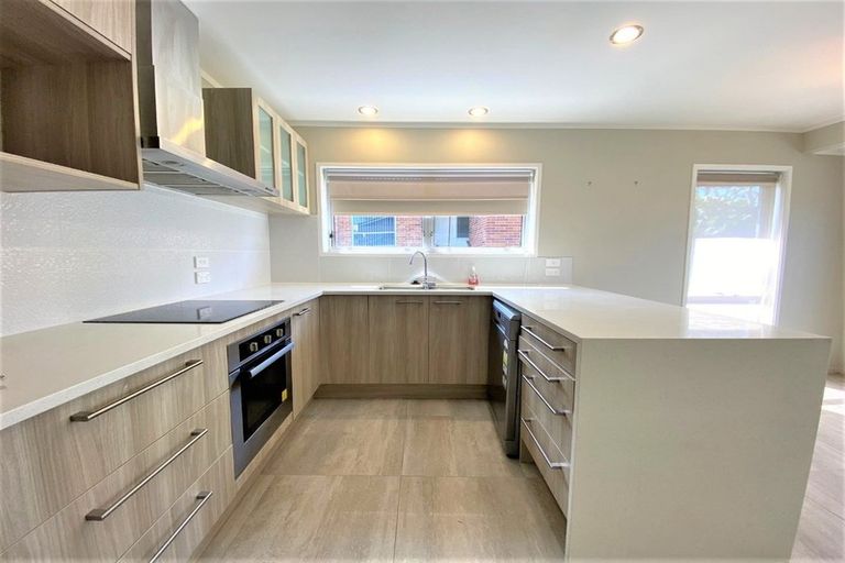 Photo of property in 2 Fortunes Road, Half Moon Bay, Auckland, 2012