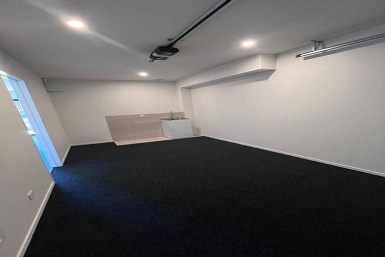 Photo of property in 31 Booralee Avenue, Botany Downs, Auckland, 2010