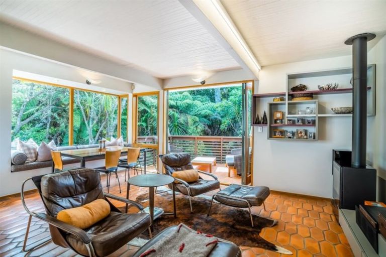 Photo of property in 50 Braemar Road, Castor Bay, Auckland, 0620