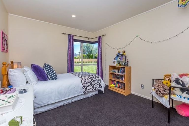 Photo of property in 25 Sunny Crescent, Huapai, Kumeu, 0810