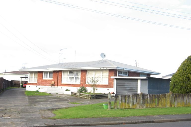 Photo of property in 4 Clayton Road, Manurewa, Auckland, 2102