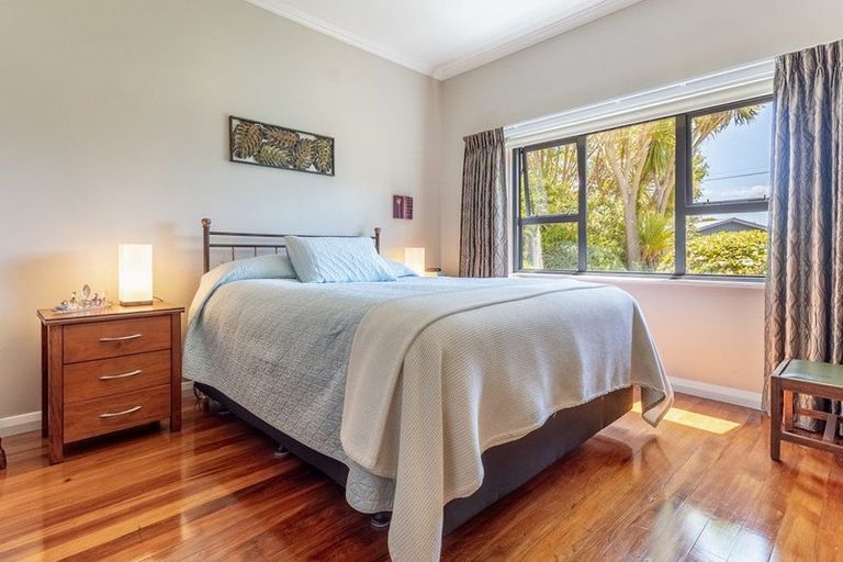 Photo of property in 42 Domain Road, Otaki, 5512