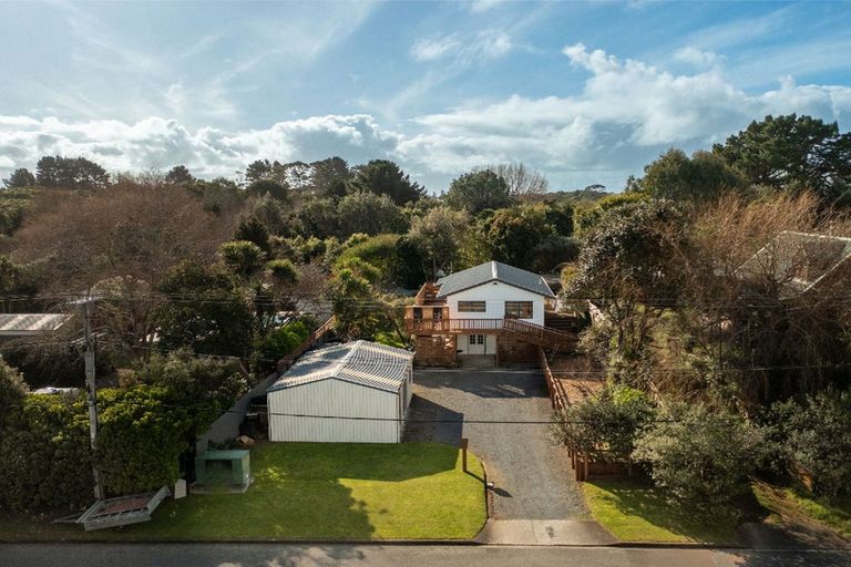 Photo of property in 27 Puriri Road, Waikanae, 5036