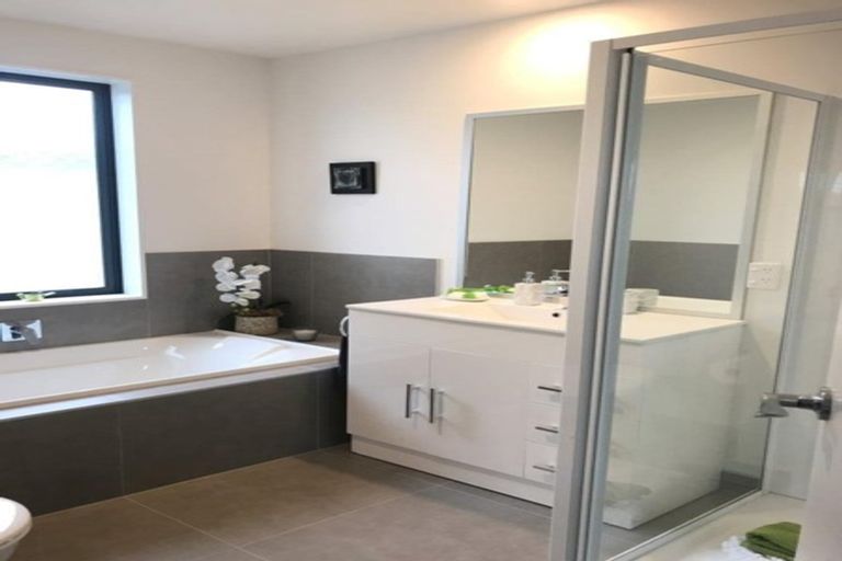 Photo of property in 14 Hakaro Way, Takanini, 2112