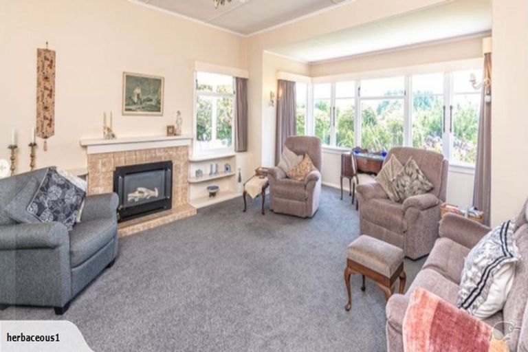 Photo of property in 17 Tulloch Street, Saint Johns Hill, Whanganui, 4500