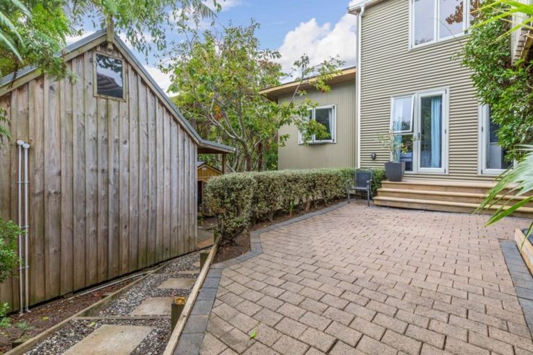 Photo of property in 7 Tipau Street, Torbay, Auckland, 0630