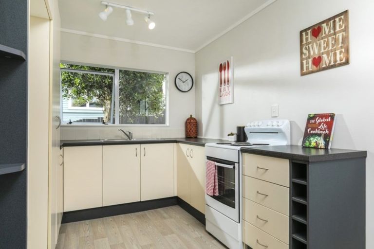 Photo of property in 2/284 Rangatira Road, Beach Haven, Auckland, 0626
