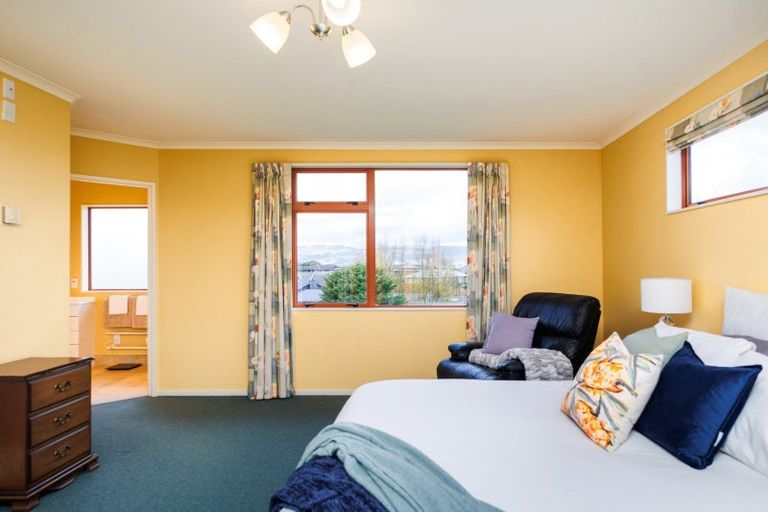 Photo of property in 25 Schnell Drive, Kelvin Grove, Palmerston North, 4414