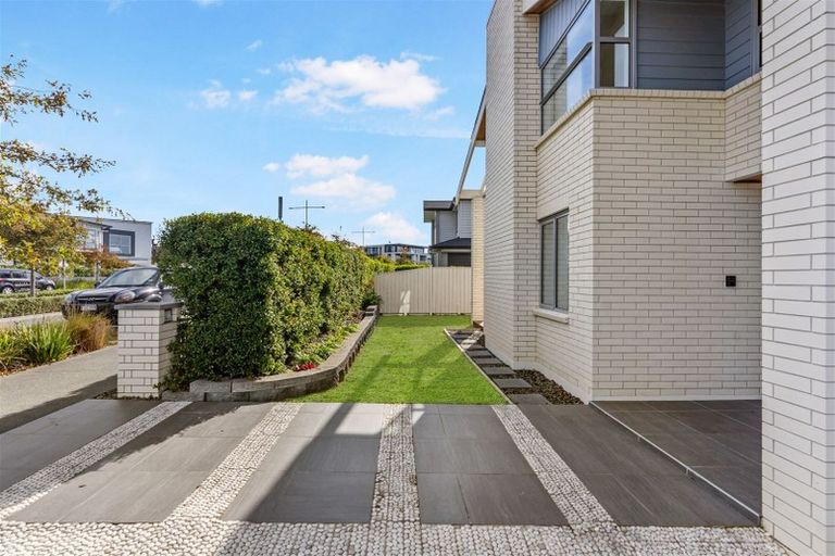 Photo of property in 33 Te Oneroa Way, Long Bay, Auckland, 0630
