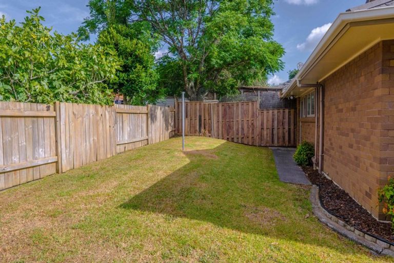 Photo of property in 1/16 Fieldstone Court, Northpark, Auckland, 2013