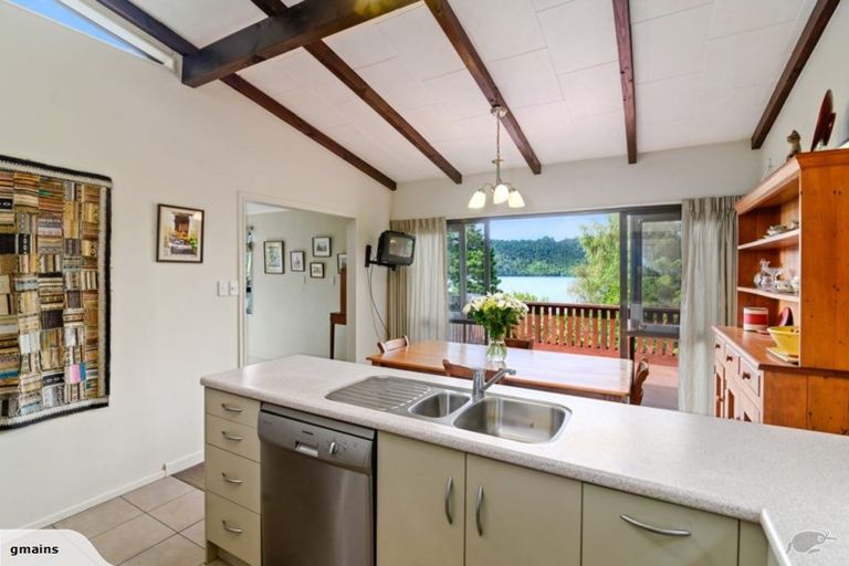 Photo of property in 50 Okareka Loop Road, Lake Okareka, Rotorua, 3076