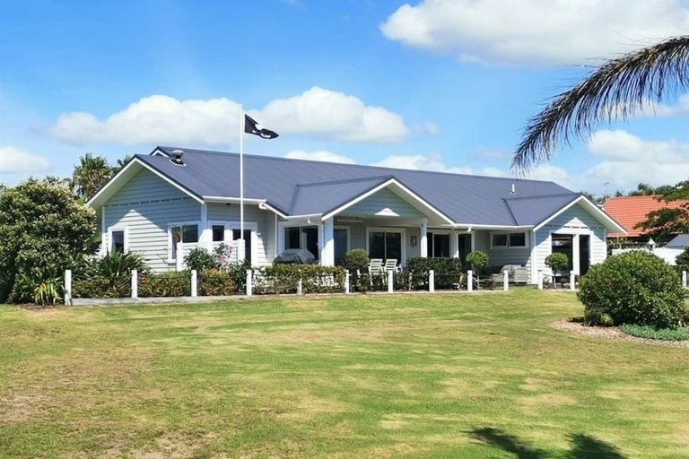 Photo of property in 2 Cayman Court, One Tree Point, 0118