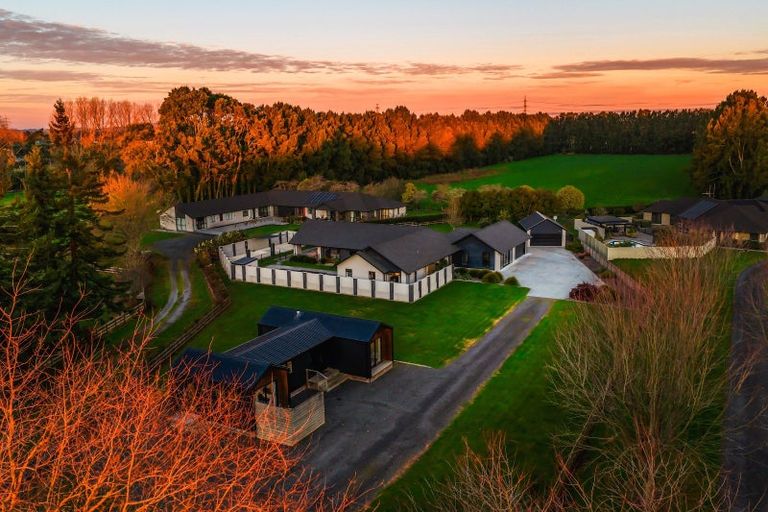 Photo of property in 10 Brighton Grove, Newstead, Hamilton, 3286